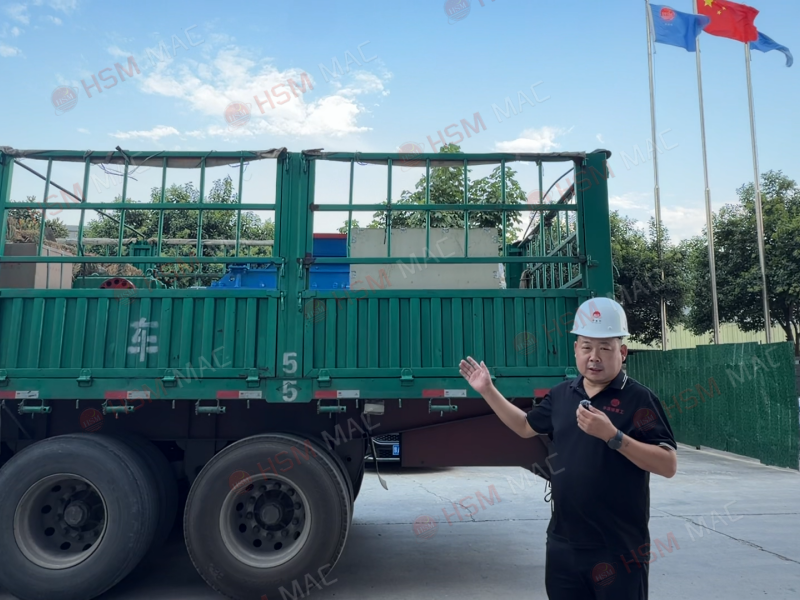 对辊破碎机发货现场